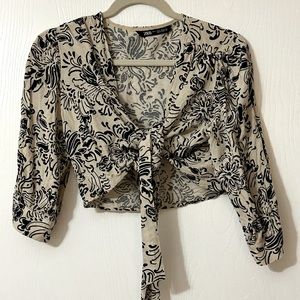 Zara size medium cropped front tie shirt